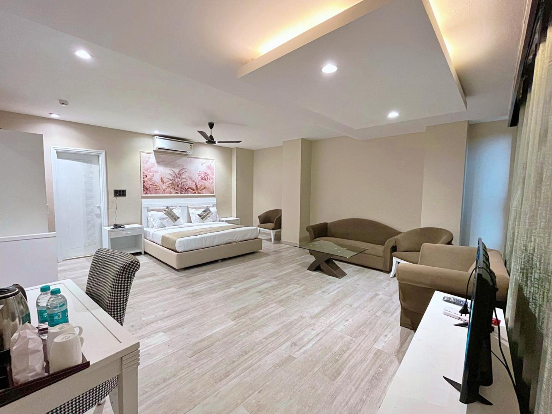 Skon Boutique By Orion Hotels Ню Делхи Екстериор снимка