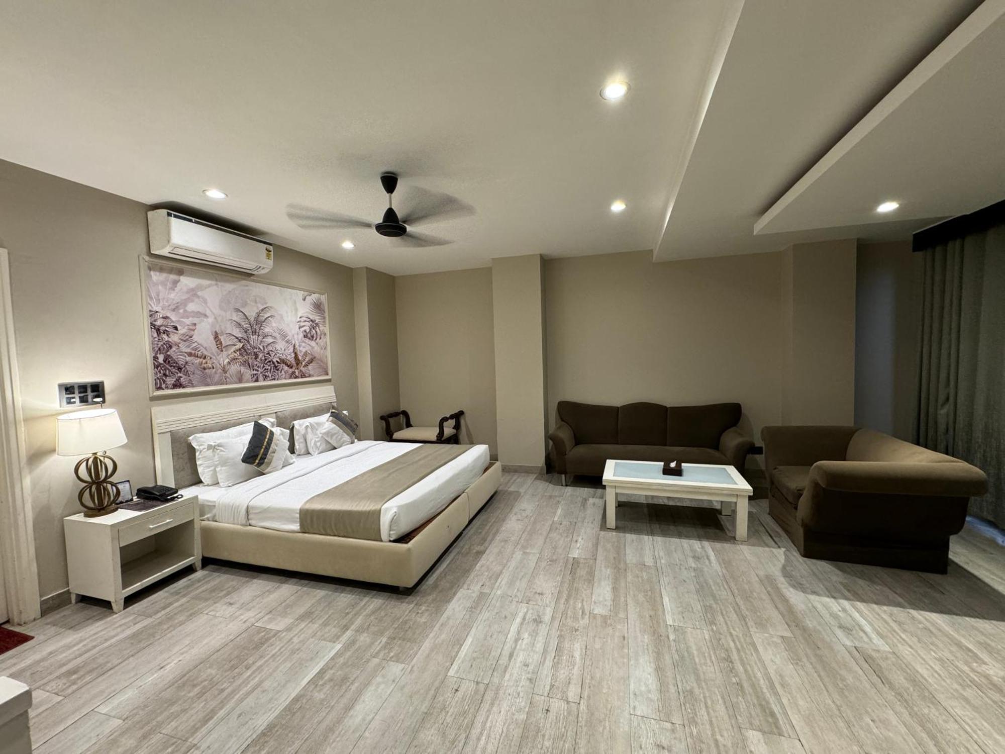 Skon Boutique By Orion Hotels Ню Делхи Екстериор снимка