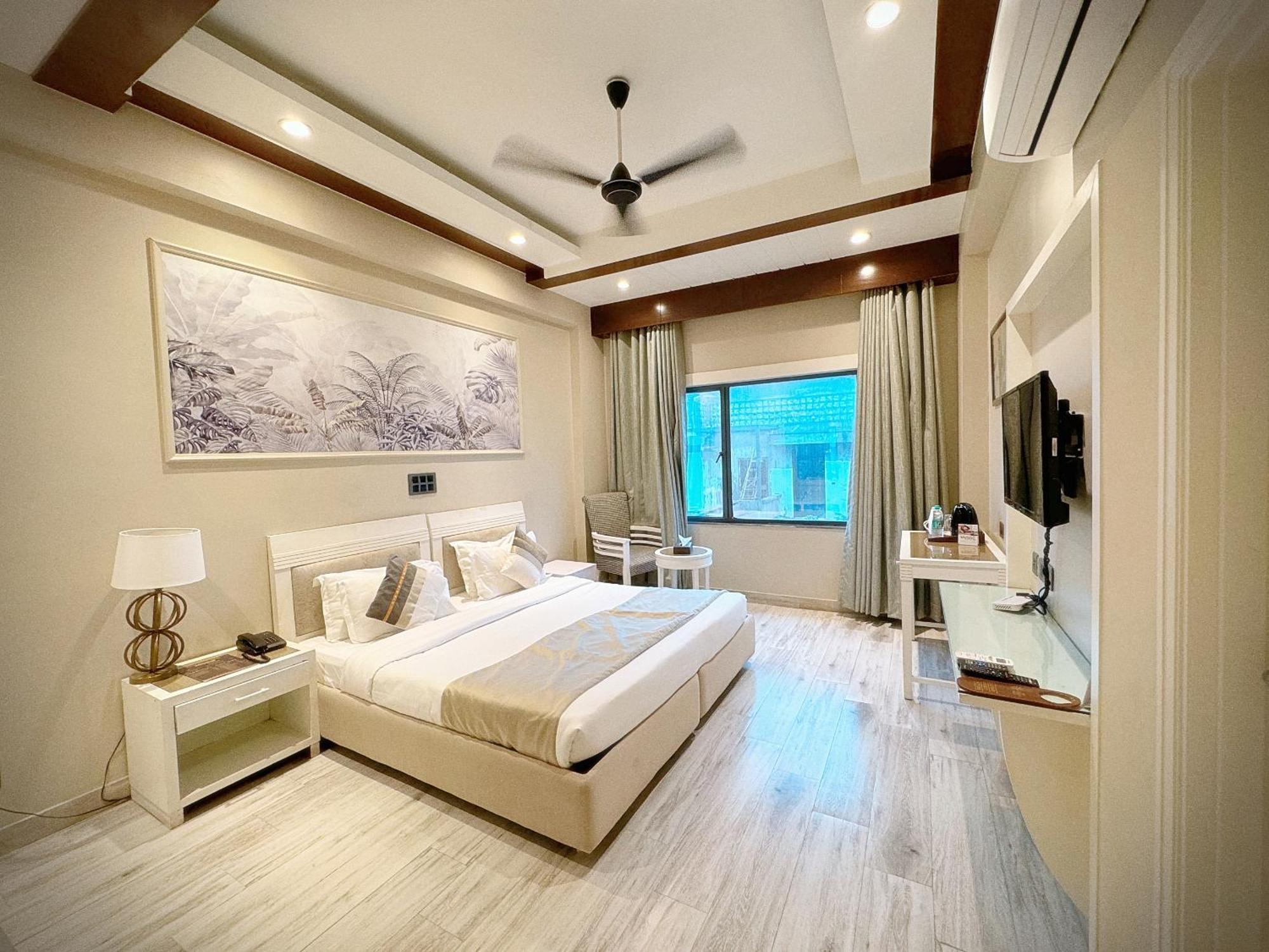 Skon Boutique By Orion Hotels Ню Делхи Екстериор снимка