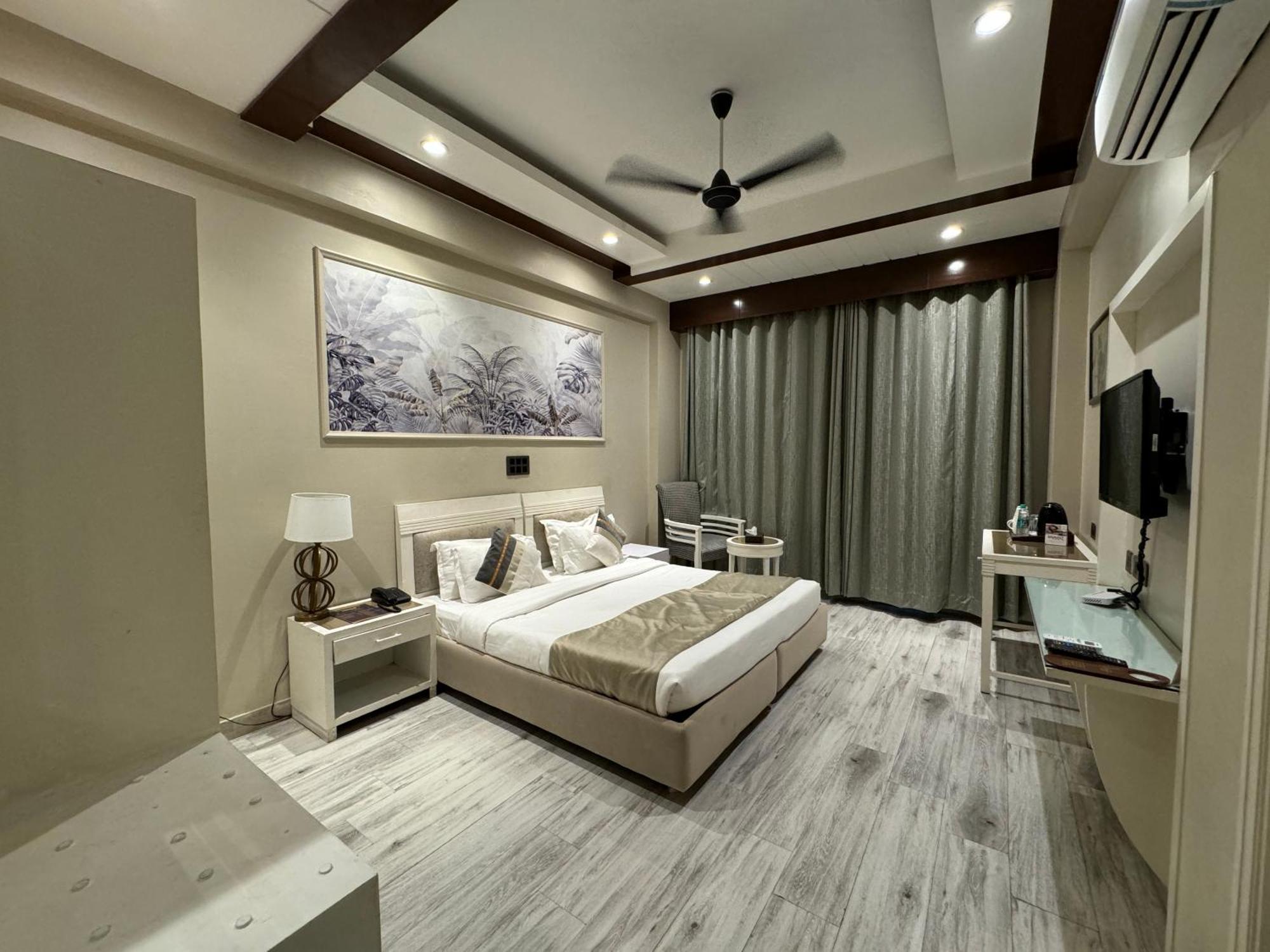 Skon Boutique By Orion Hotels Ню Делхи Екстериор снимка
